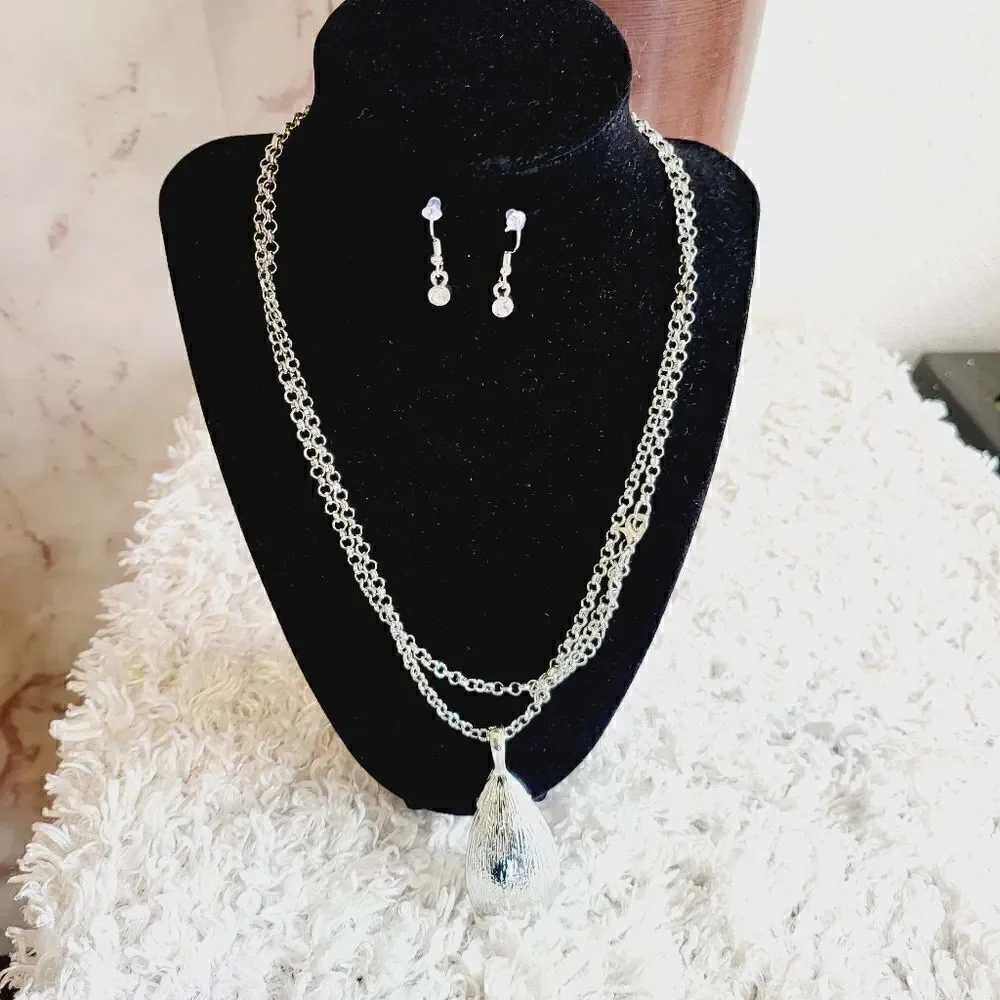 boutique item excellent no